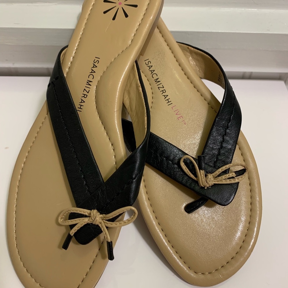 NEW Isaac Mizrahi Women's Black Leather Flip Flops Sandals Size 7